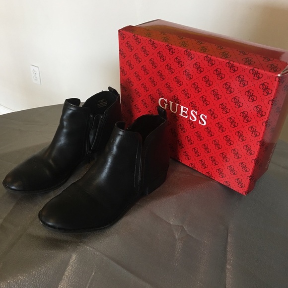 Designer Shoes - Picture 2 of 2